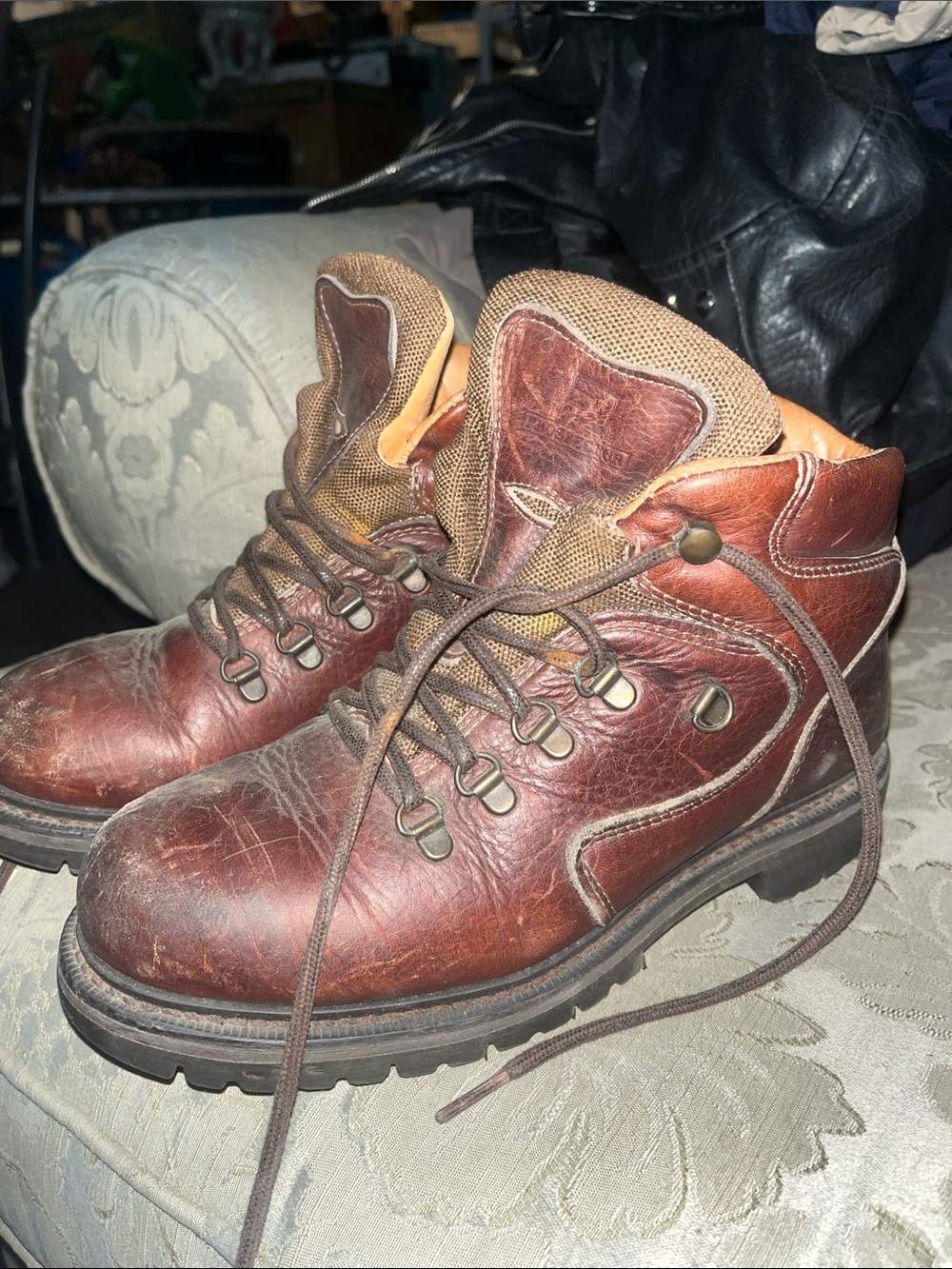 Prospector boot leather size 8 woman’s  leather boot. Very nice pair ,